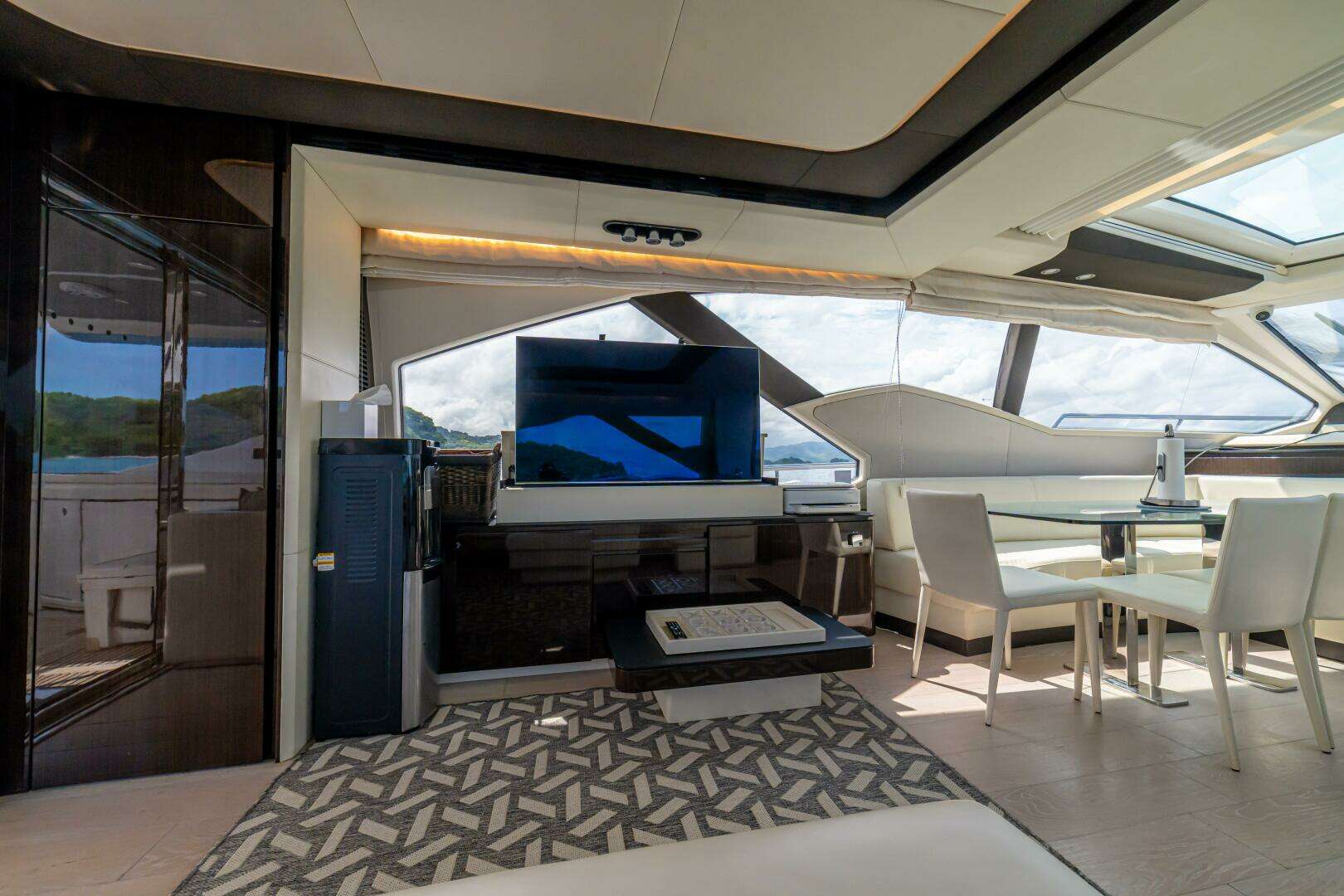 2017 Azimut 77S - Image 12