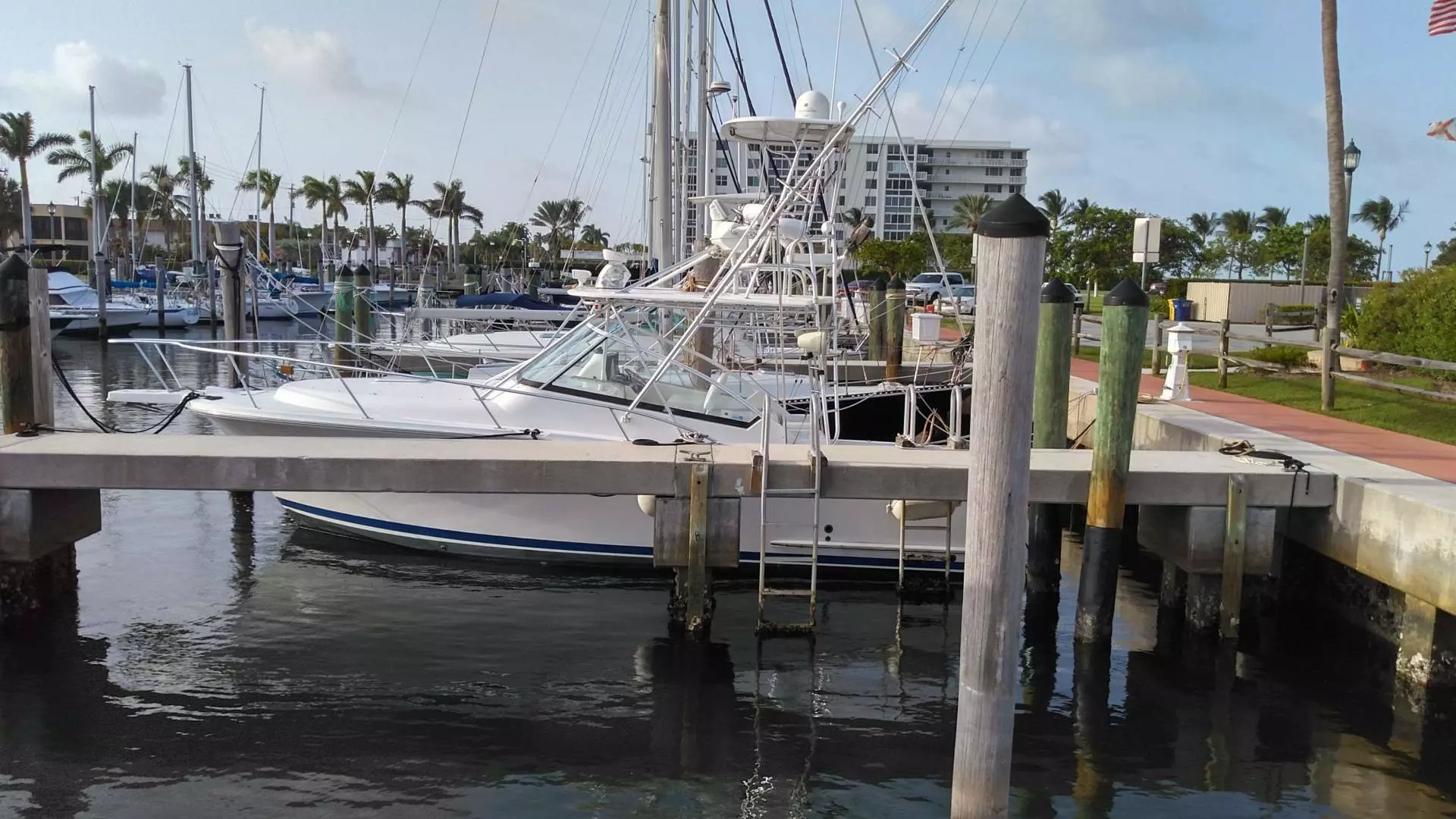 2007 Luhrs 31 Open - Image 14