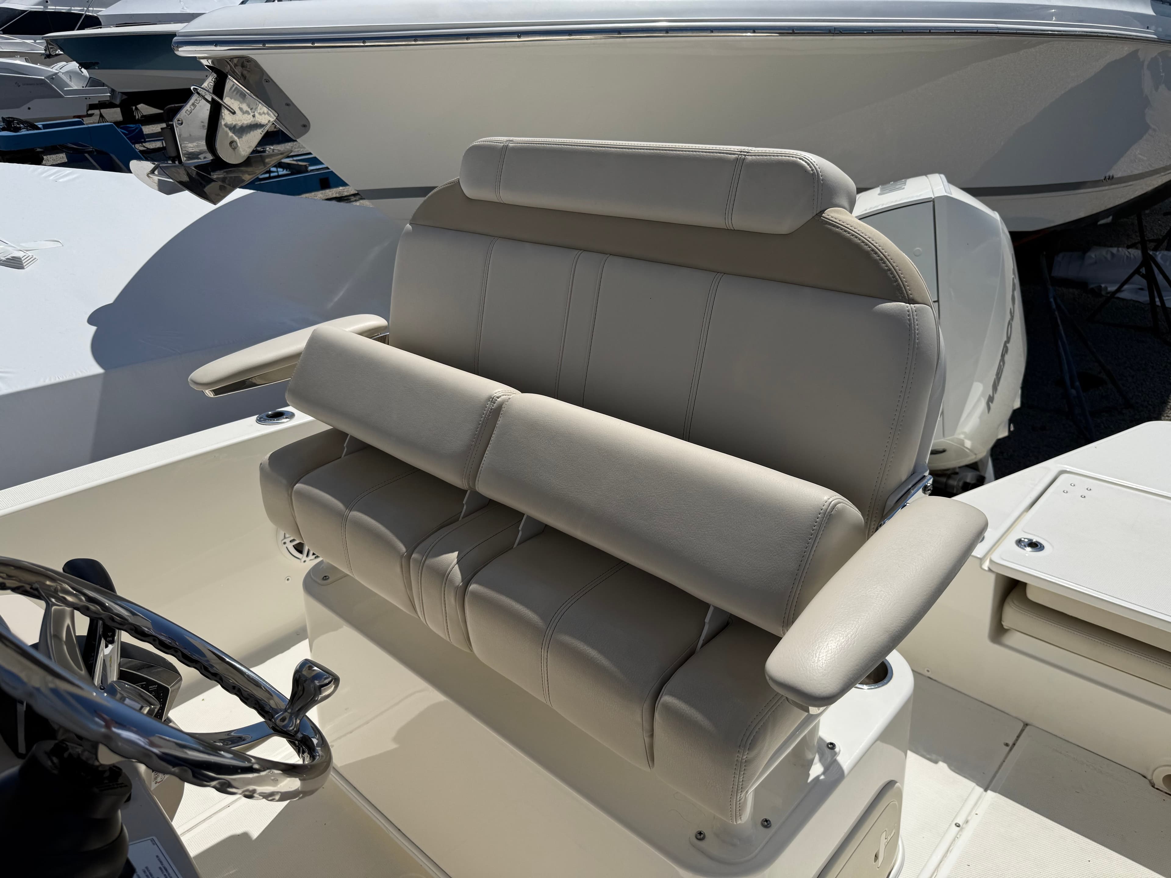 2023 Boston Whaler 220 Dauntless - 20