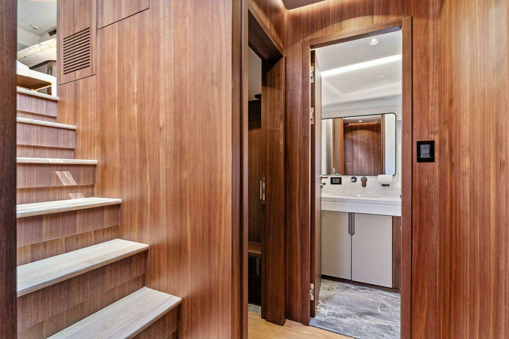 2027 Aquitalia Yachts Flybridge - Image 39