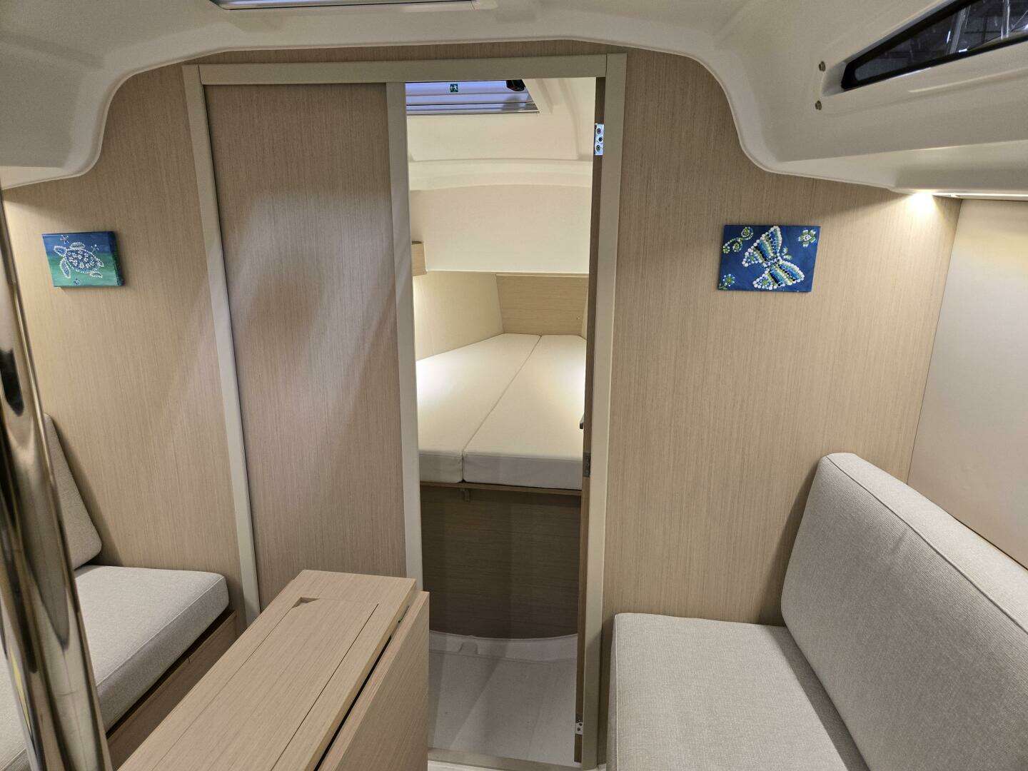 2021 Beneteau Oceanis 30.1 - Image 31