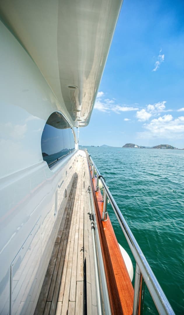 2005 Falcon Falcon 102 Flybridge - Image 34