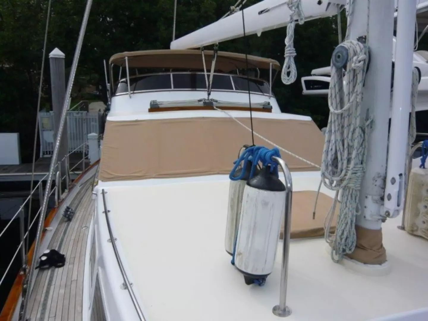 1990 Cheoy Lee Motorsailer - Image 10