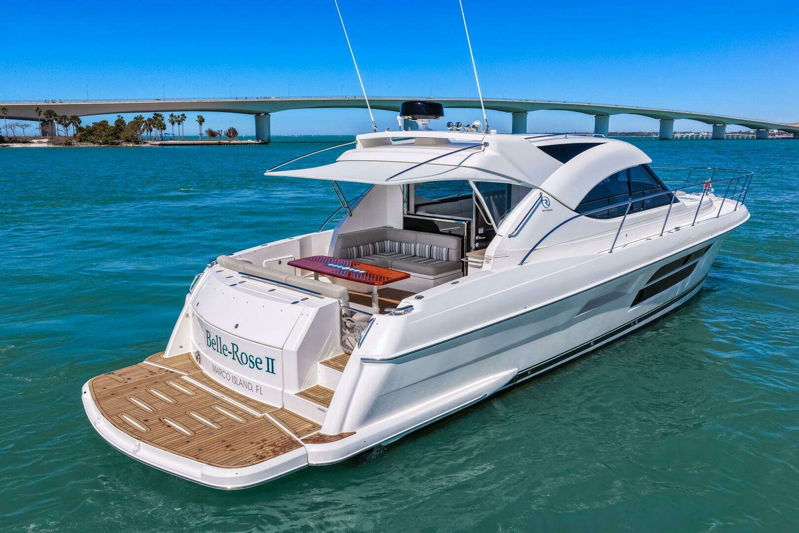 2016 Riviera 5000 Sport Yacht - Image 5
