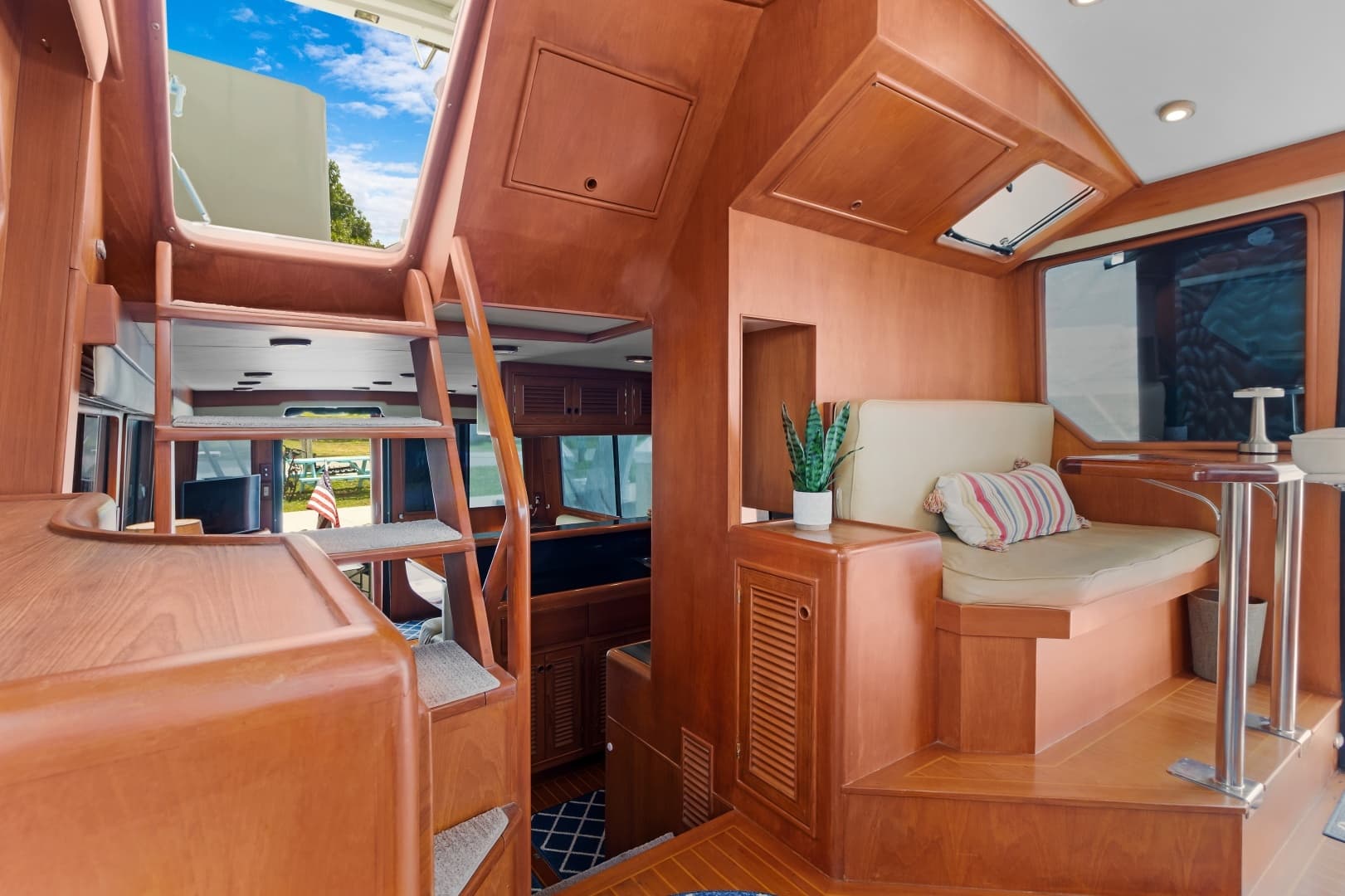 1999 Offshore Yachts 48 Pilothouse - Image 8
