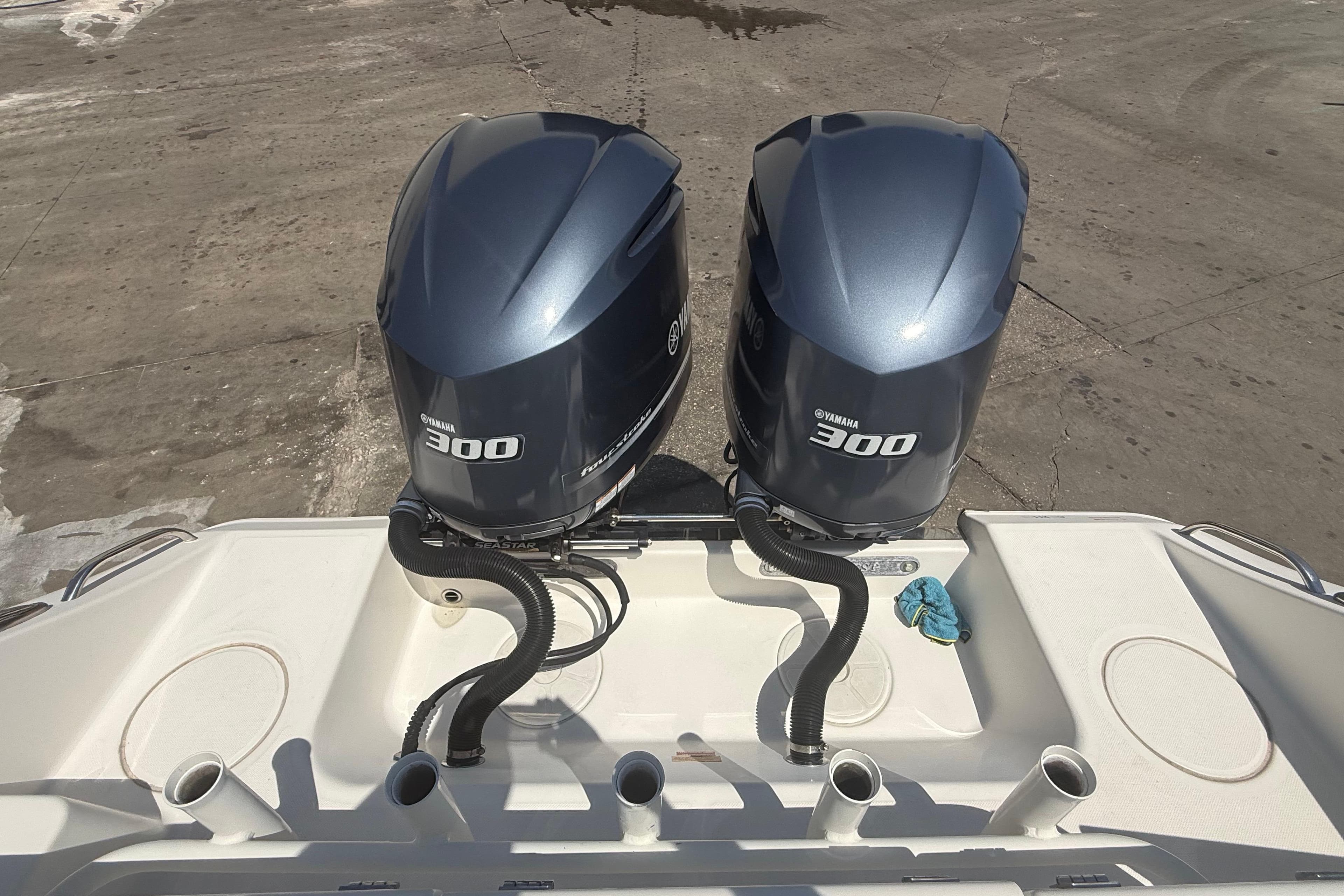 2019 Key West Billistic 281 Center Console with twin Yamaha 300 engines.
