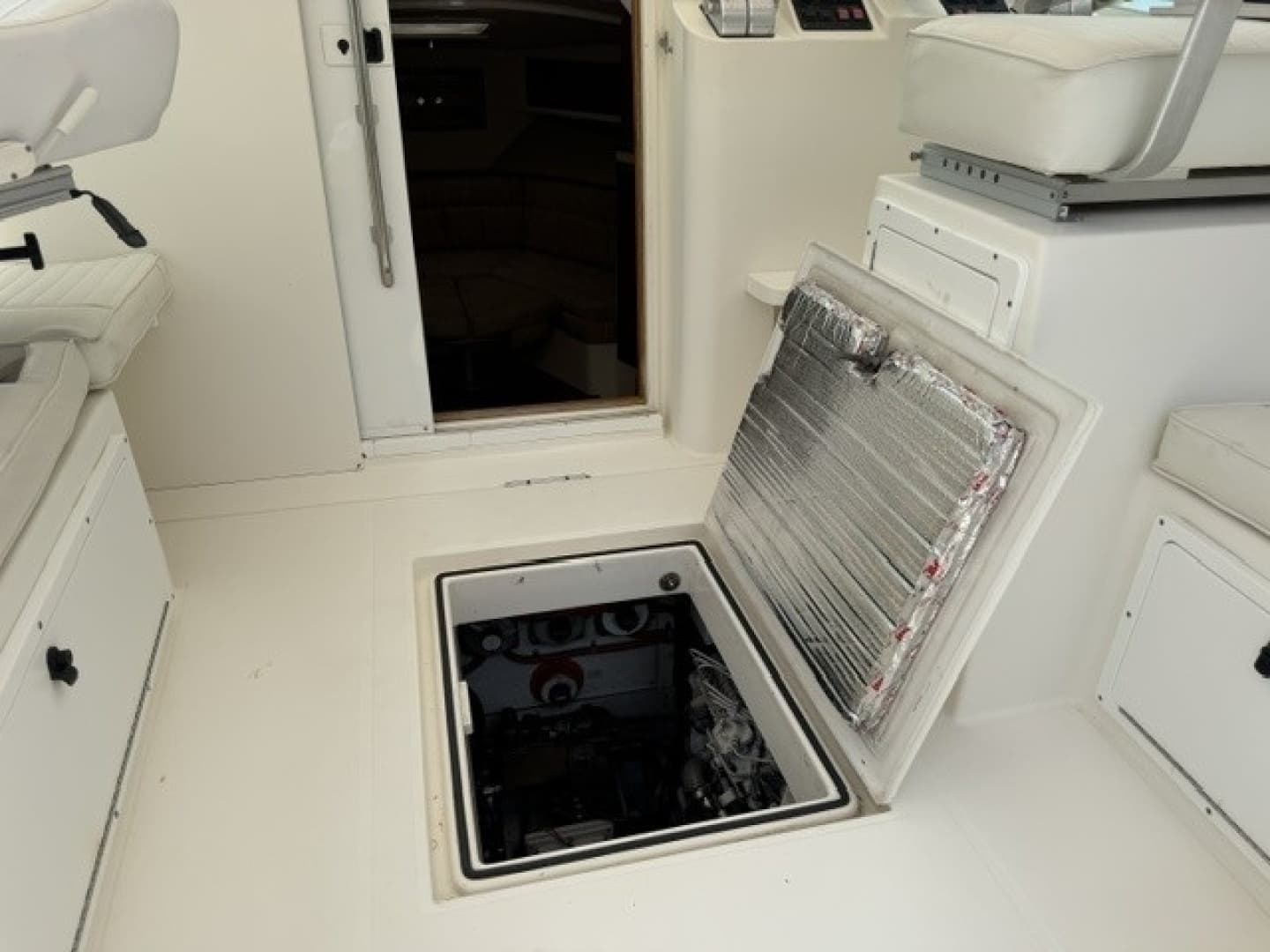 1996 Cabo 31 Express - Image 61