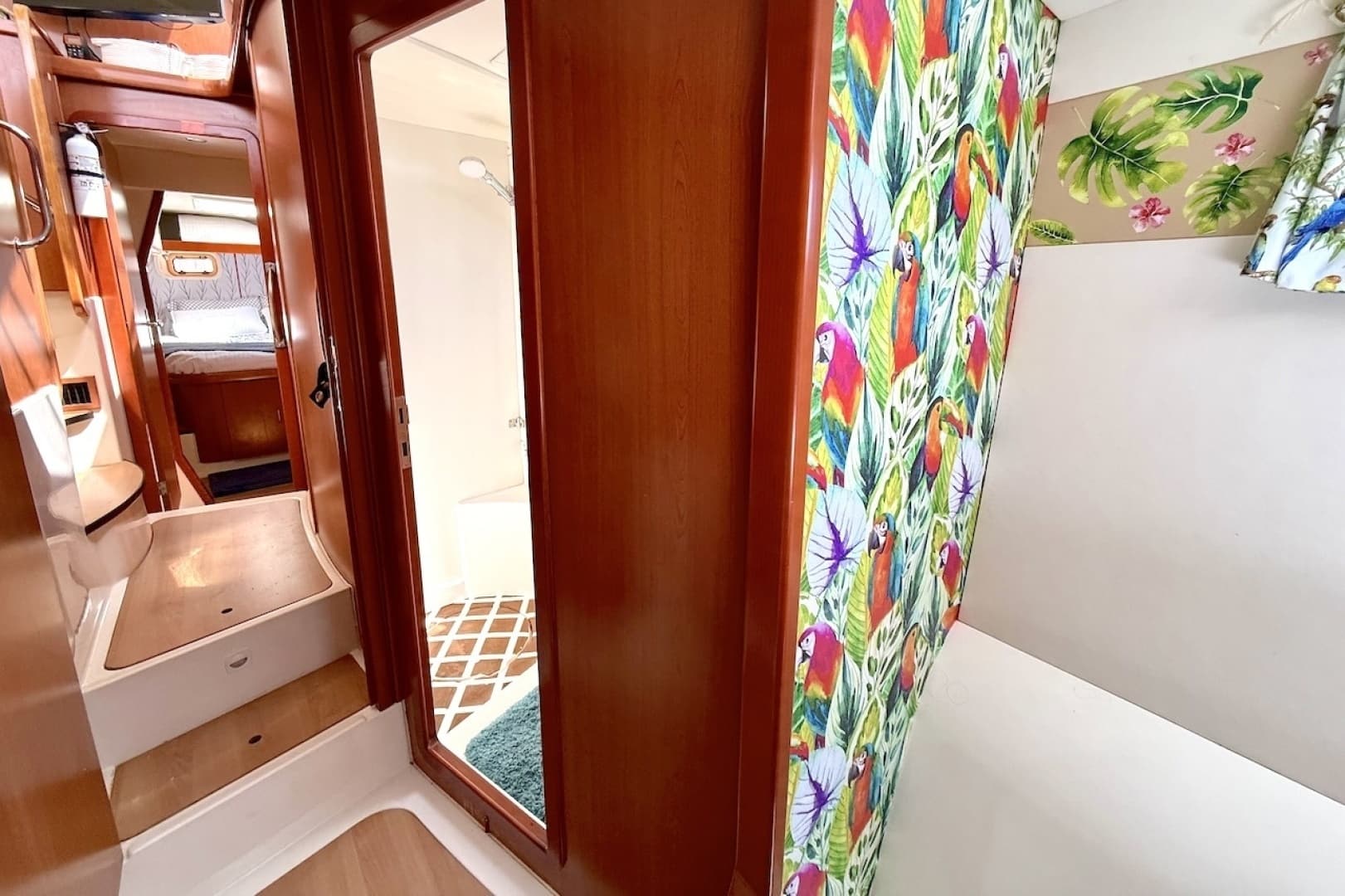 2010 Leopard 46 - Image 59