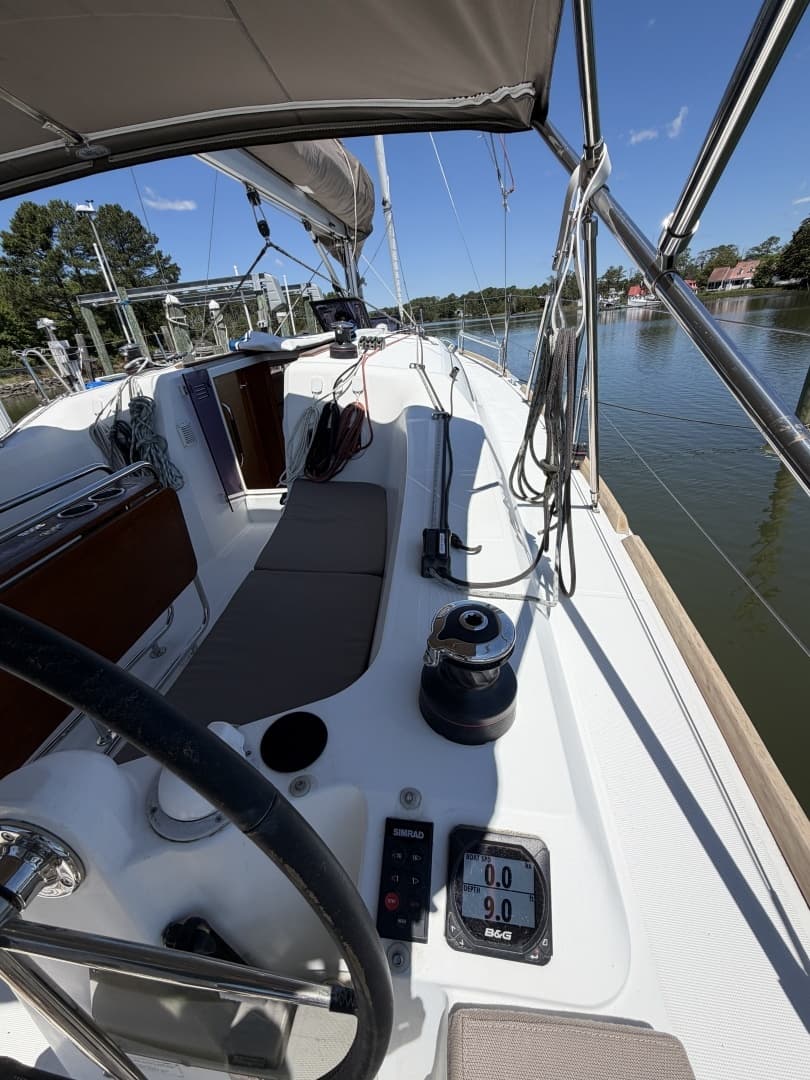 2015 Jeanneau 349 - Image 20