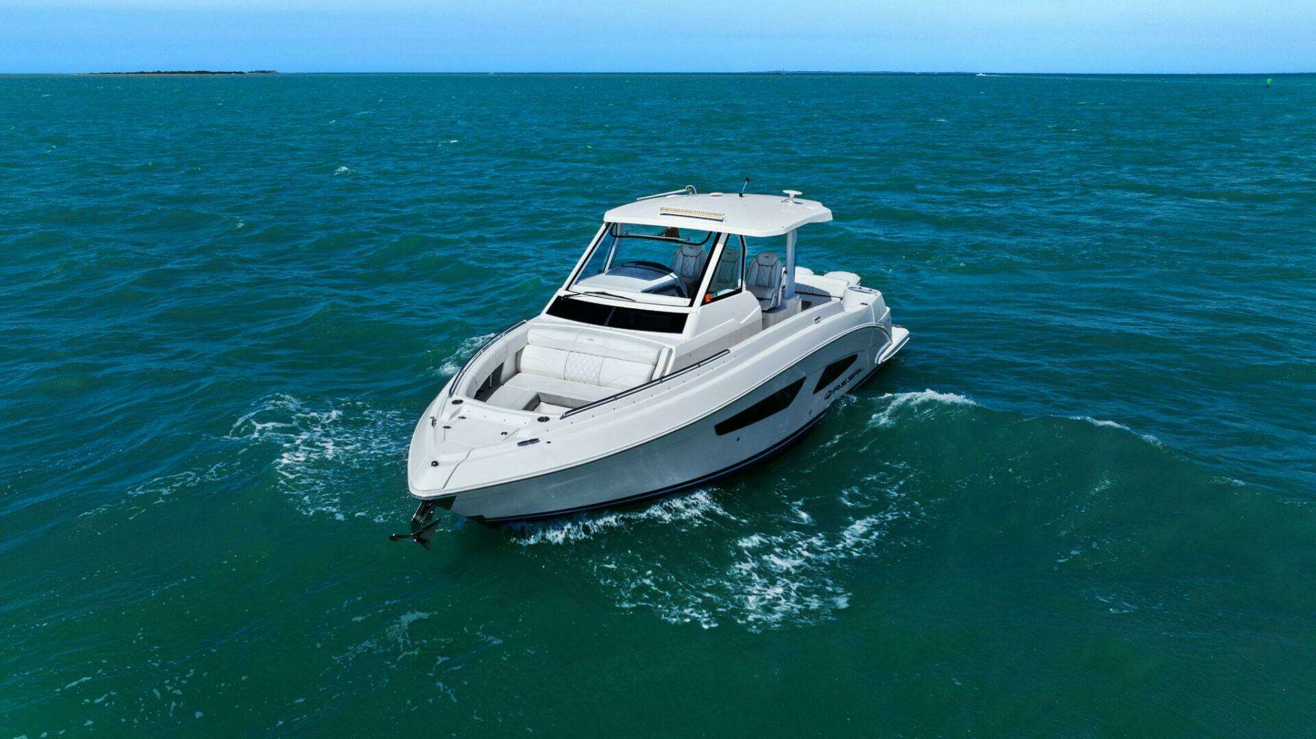2020 Regal 33 SAV - Image 7