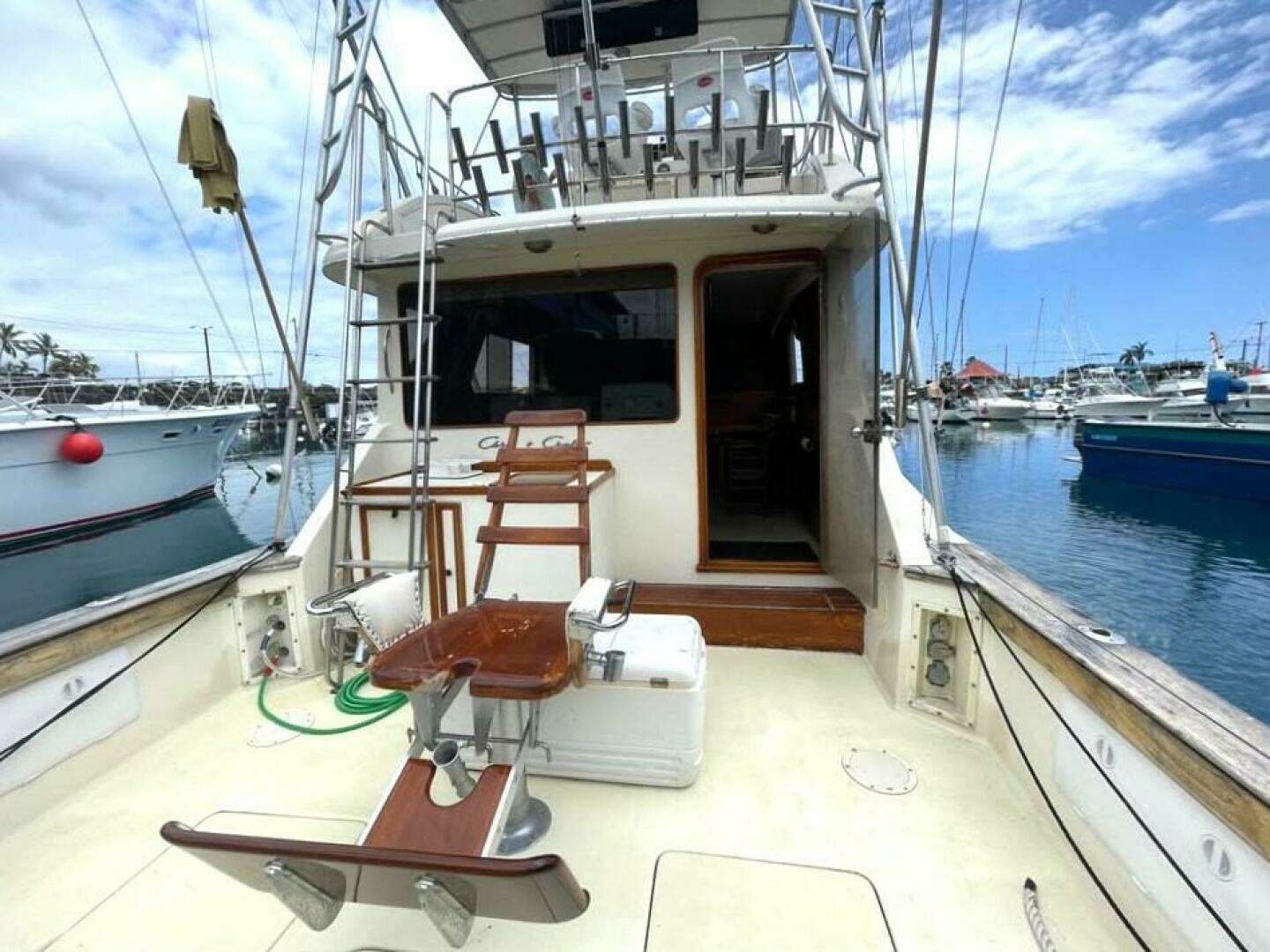 1986 Chris-Craft 422 COMMANDER - Image 6