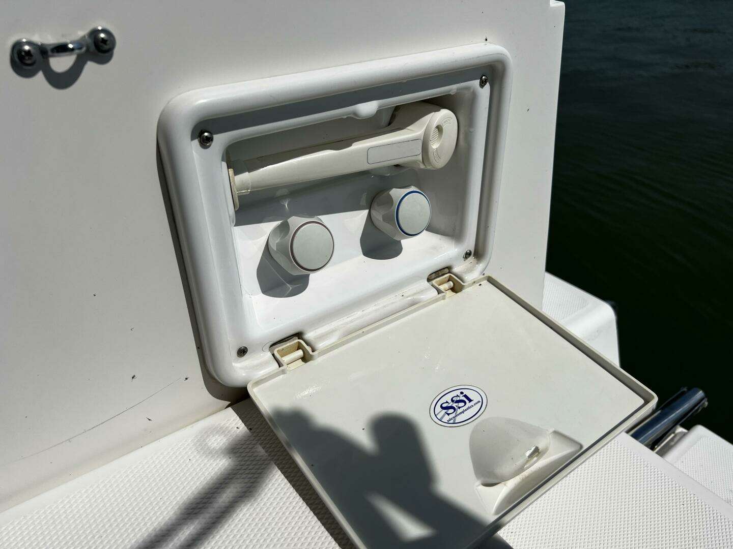 2004 Hunter 33 - Image 44