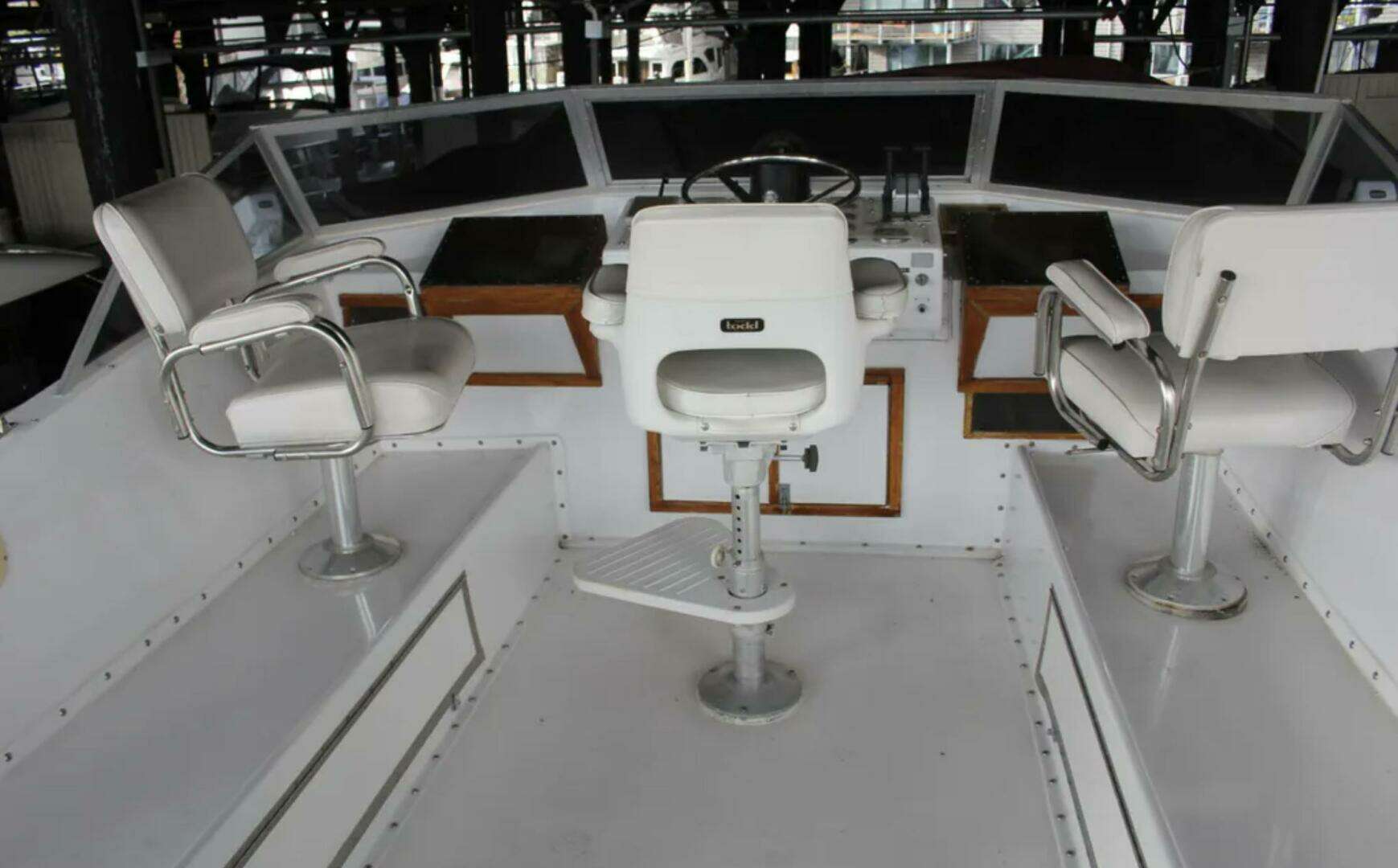 1974 Hatteras 58 Yachtfish - Image 25