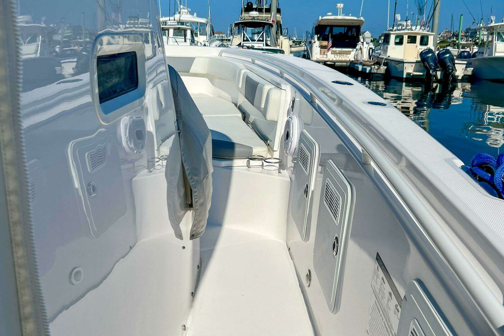 2017 Everglades 355 CC - Image 15