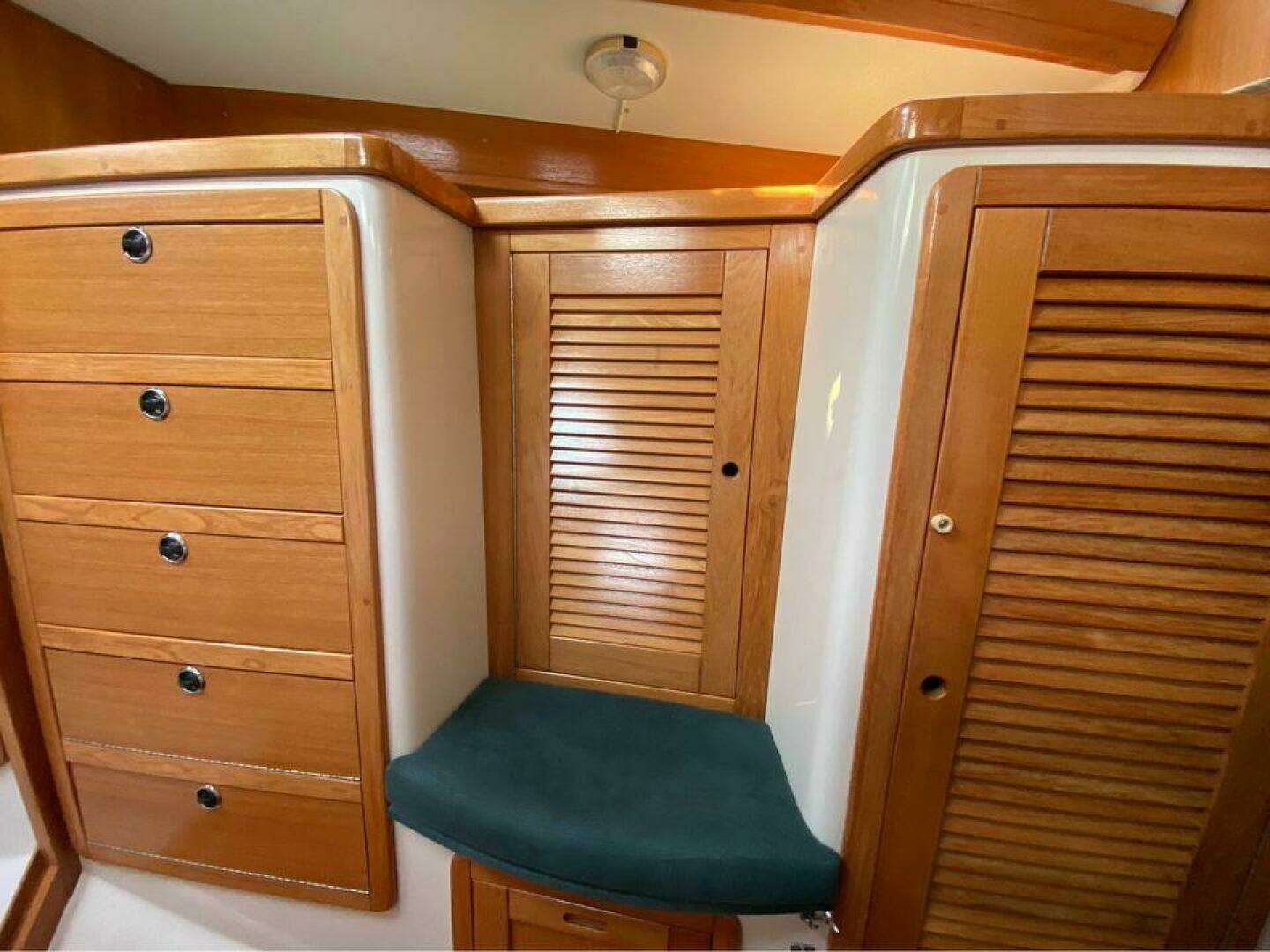 1998 Catalina 42 - Image 7