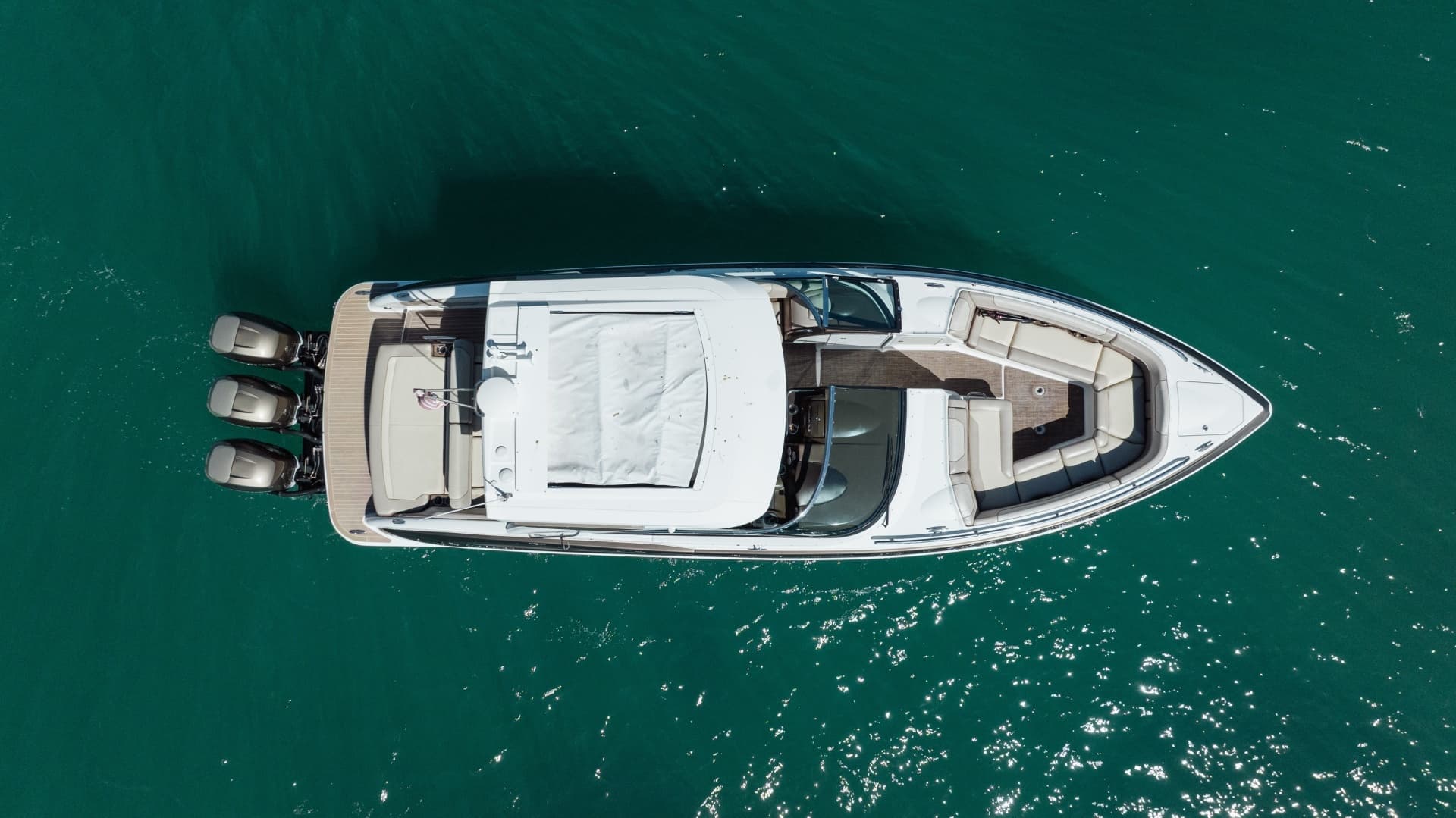 2018 Formula 350 Crossover Bowrider - Image 10