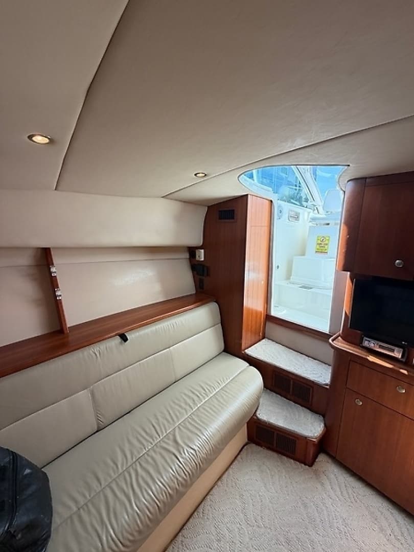 2005 Rampage 33 Express - Image 46