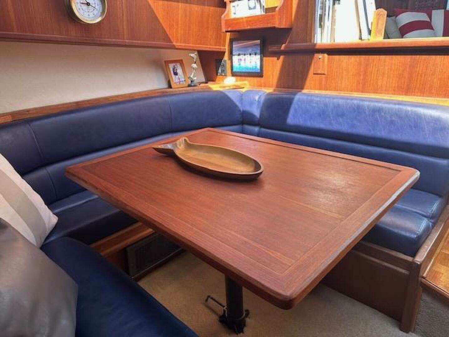 1988 Viking 45 Convertible - Image 13