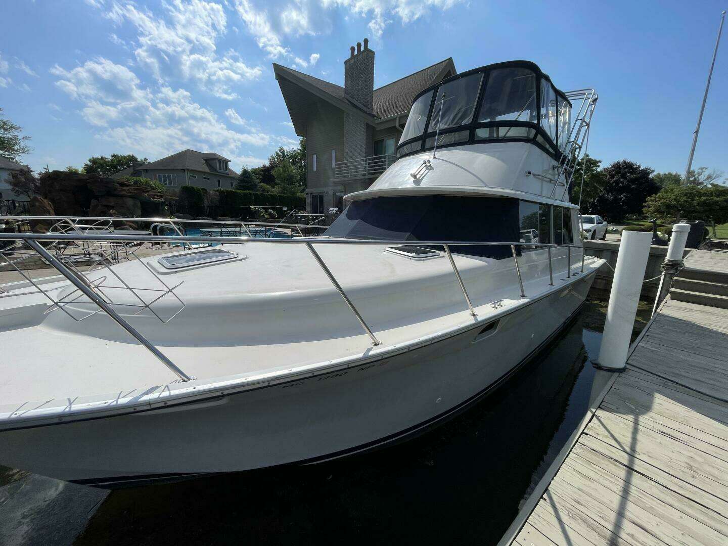 1989 Silverton 37 Convertible - Image 3