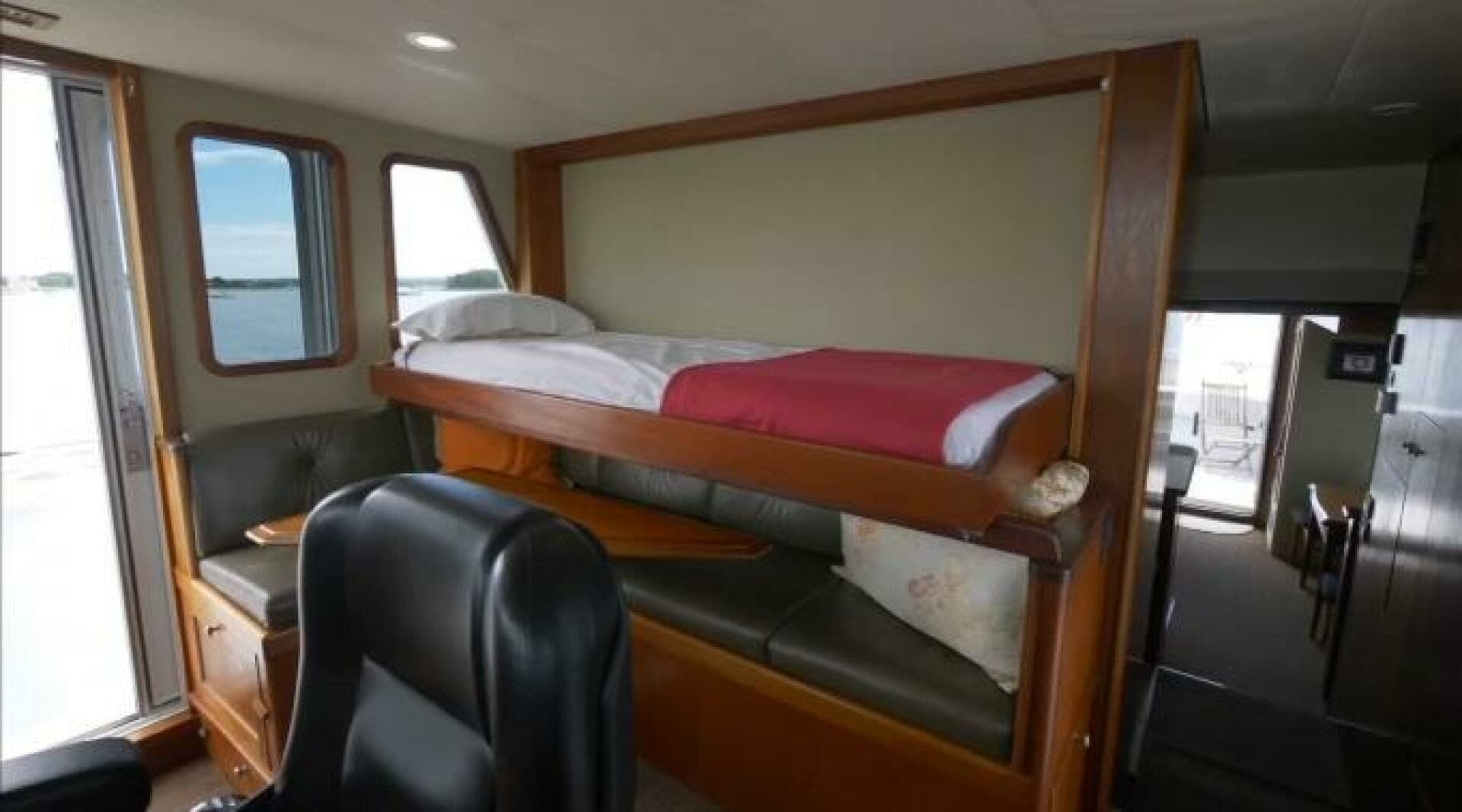 2004 Northern Marine 5700 Expedition - Image 20