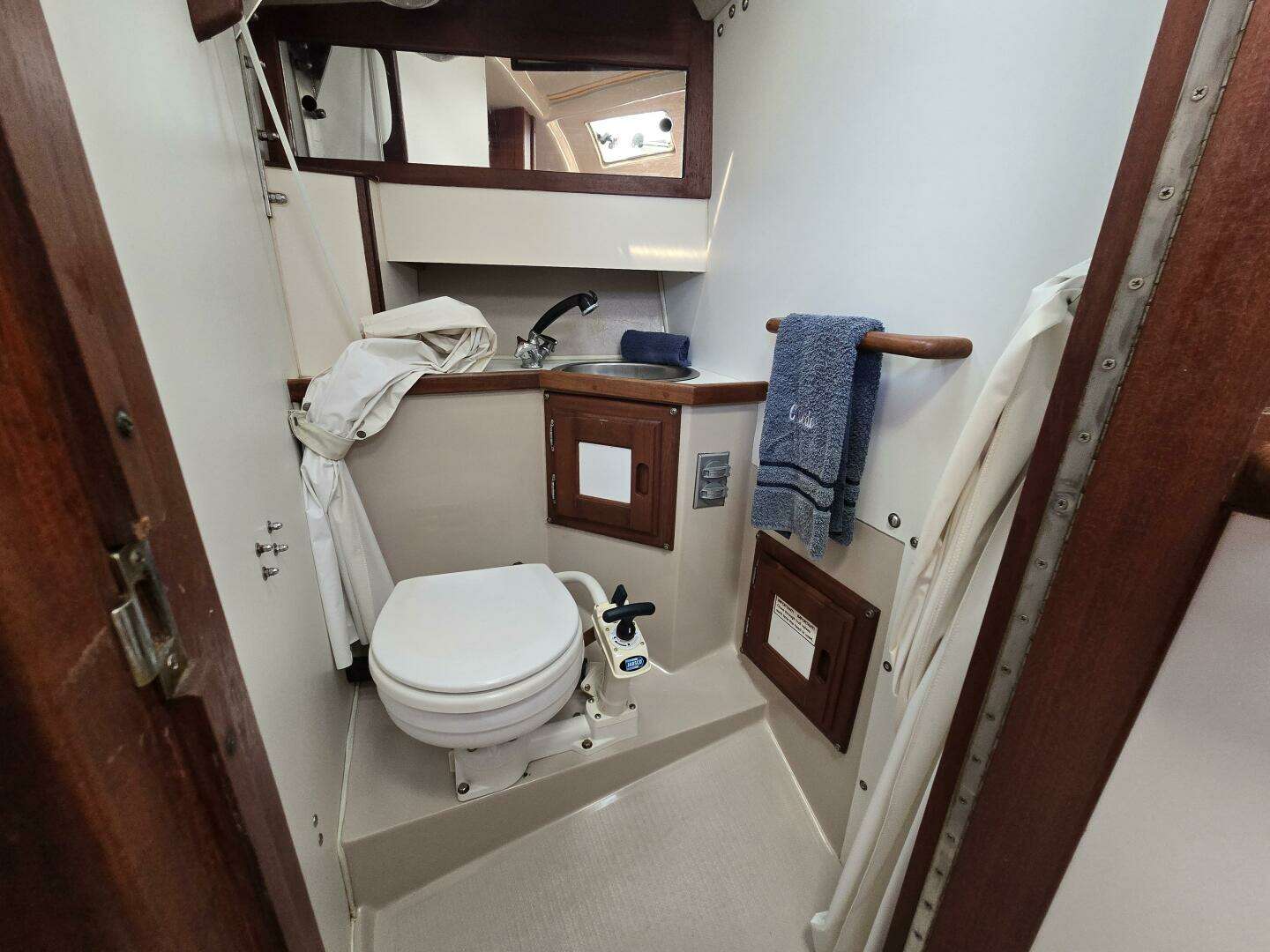 1986 Catalina Tall Rig - Image 32