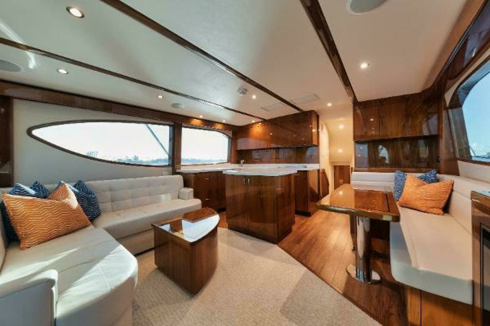 2018 Hatteras GT54 - Image 8