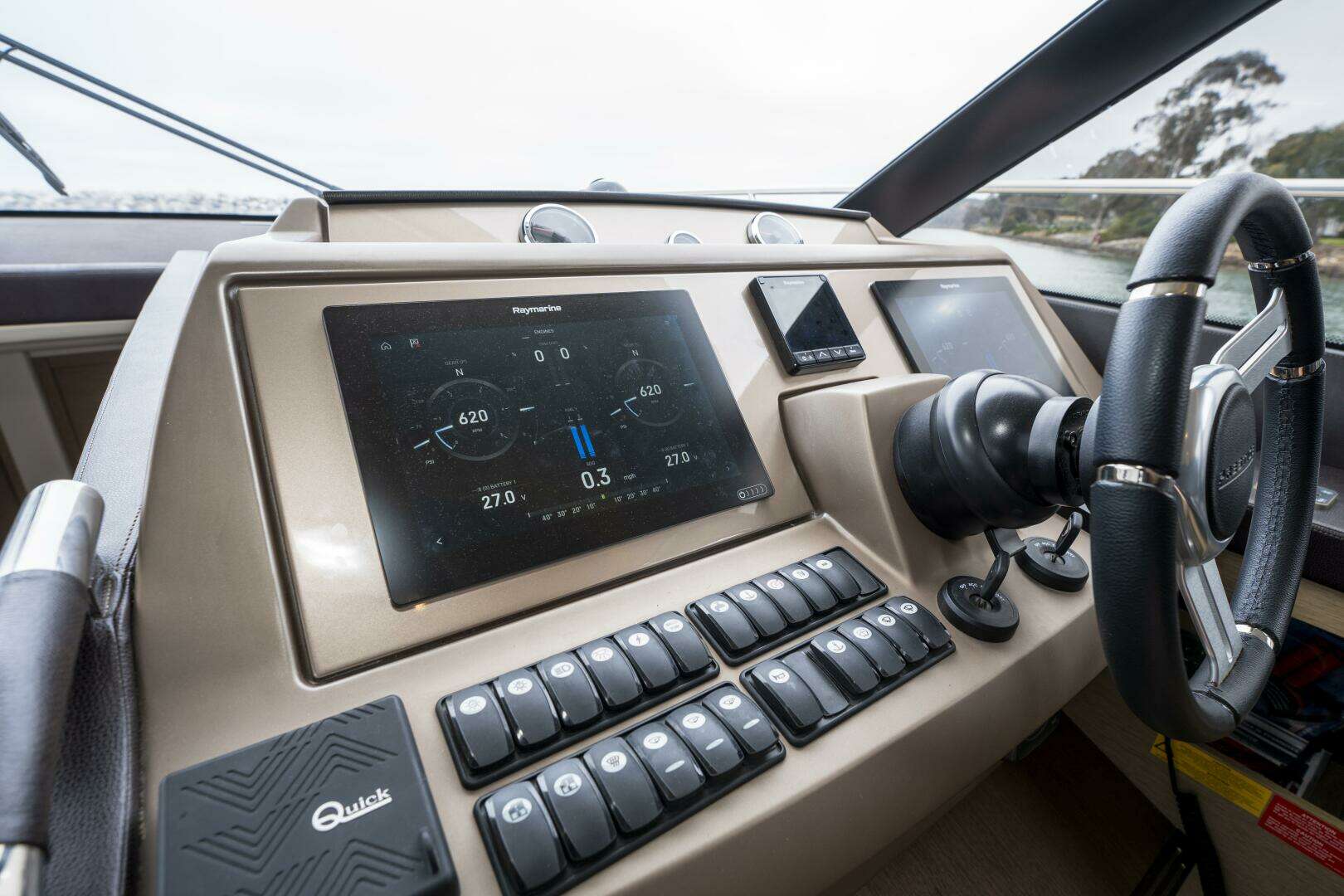 2018 Prestige 560 - Image 14