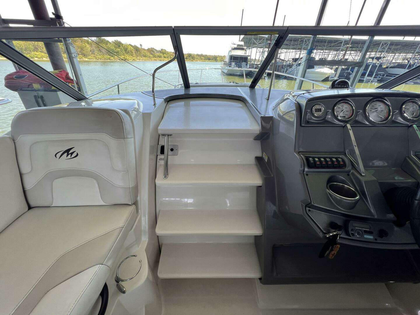 2009 Monterey 280 SC - Image 19