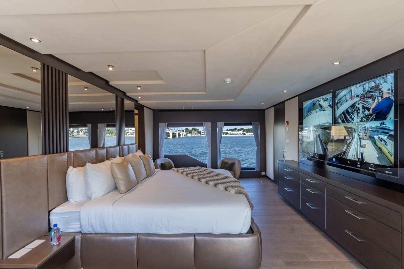 2026 Hargrave E Series Superyachts Division - Image 12