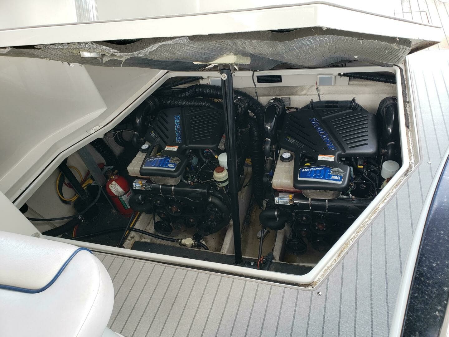 2008 Crownline 340 Cruiser - Image 2