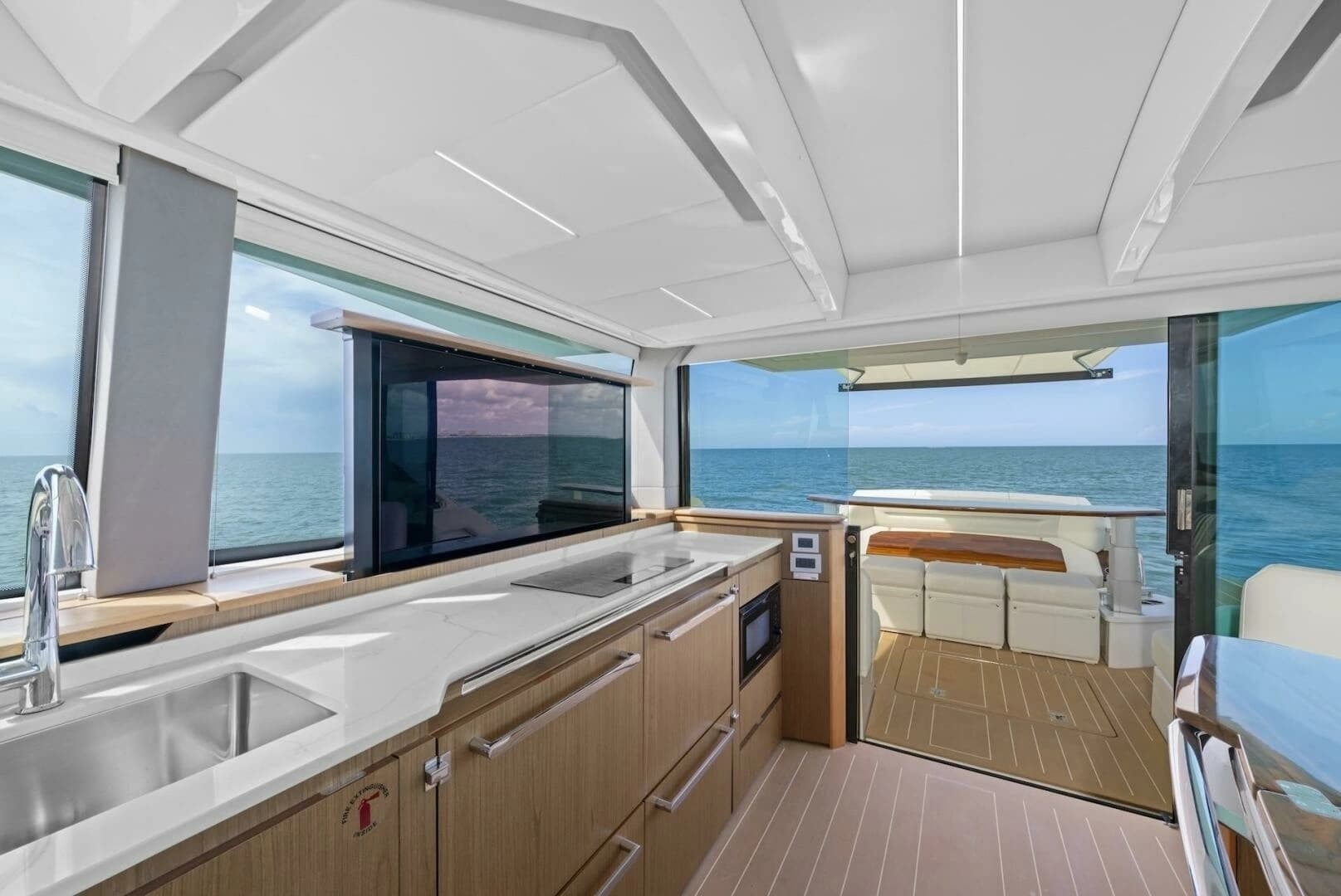 2023 Tiara Yachts EX 60 - Image 26
