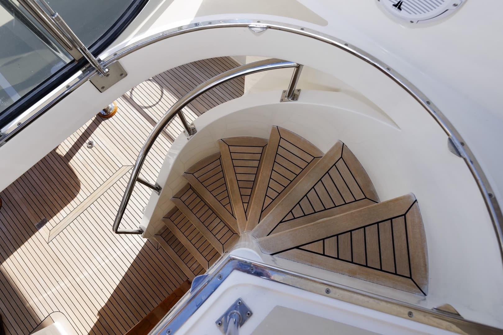 2007 Grand Banks — - Image 15