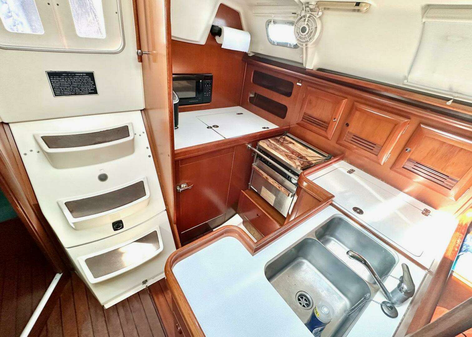 2000 Beneteau 361 - Image 3