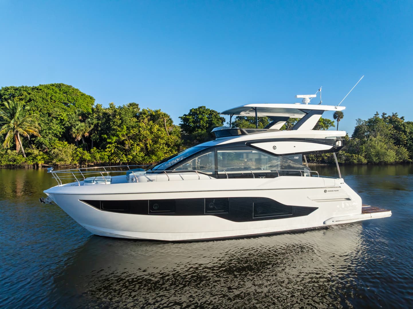 2026 Cruisers Yachts 50 FLY - Image 23