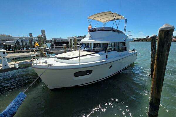 2019 Beneteau Swift Trawler 35 - Image 1