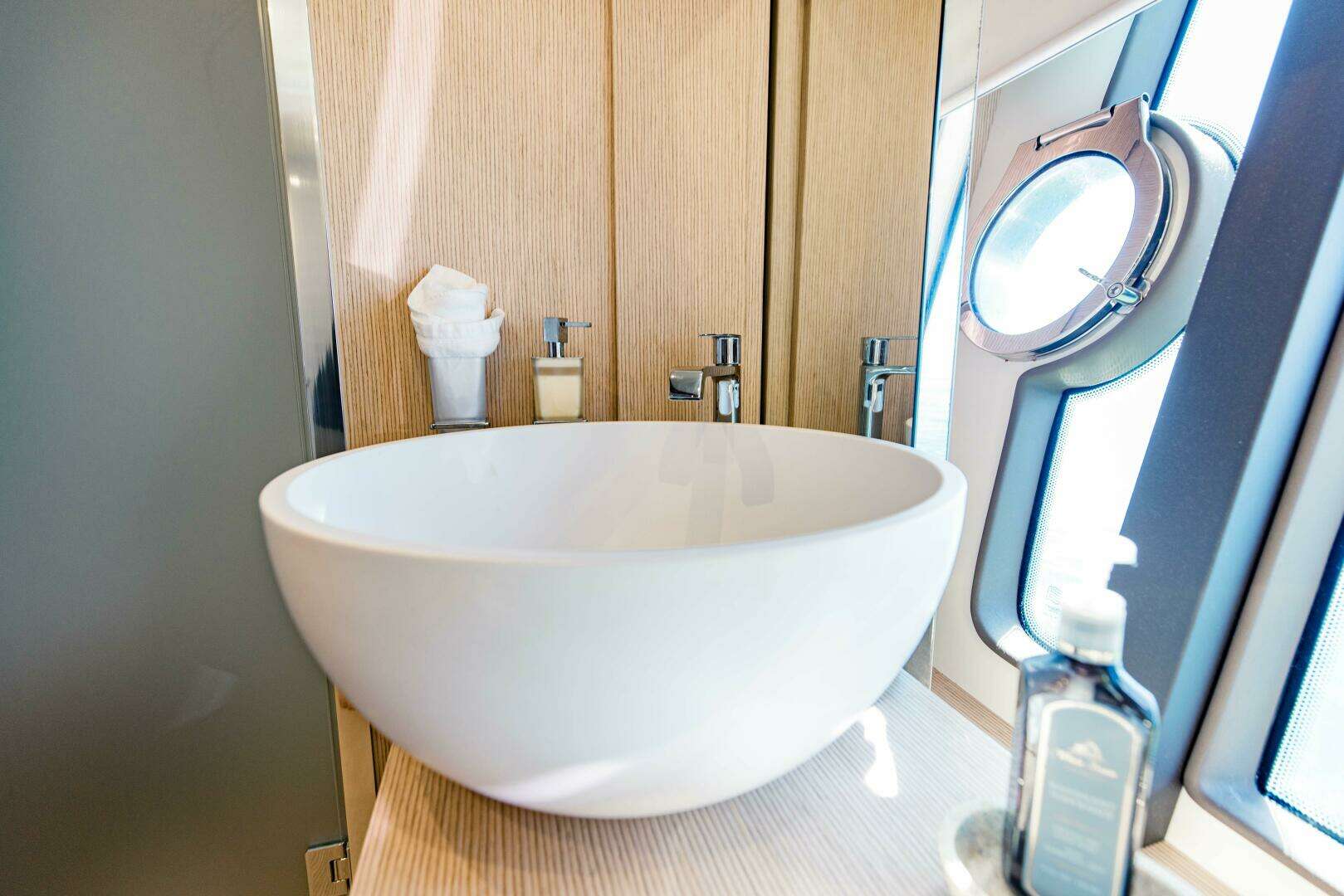 2017 Ferretti Yachts 750 - Image 80