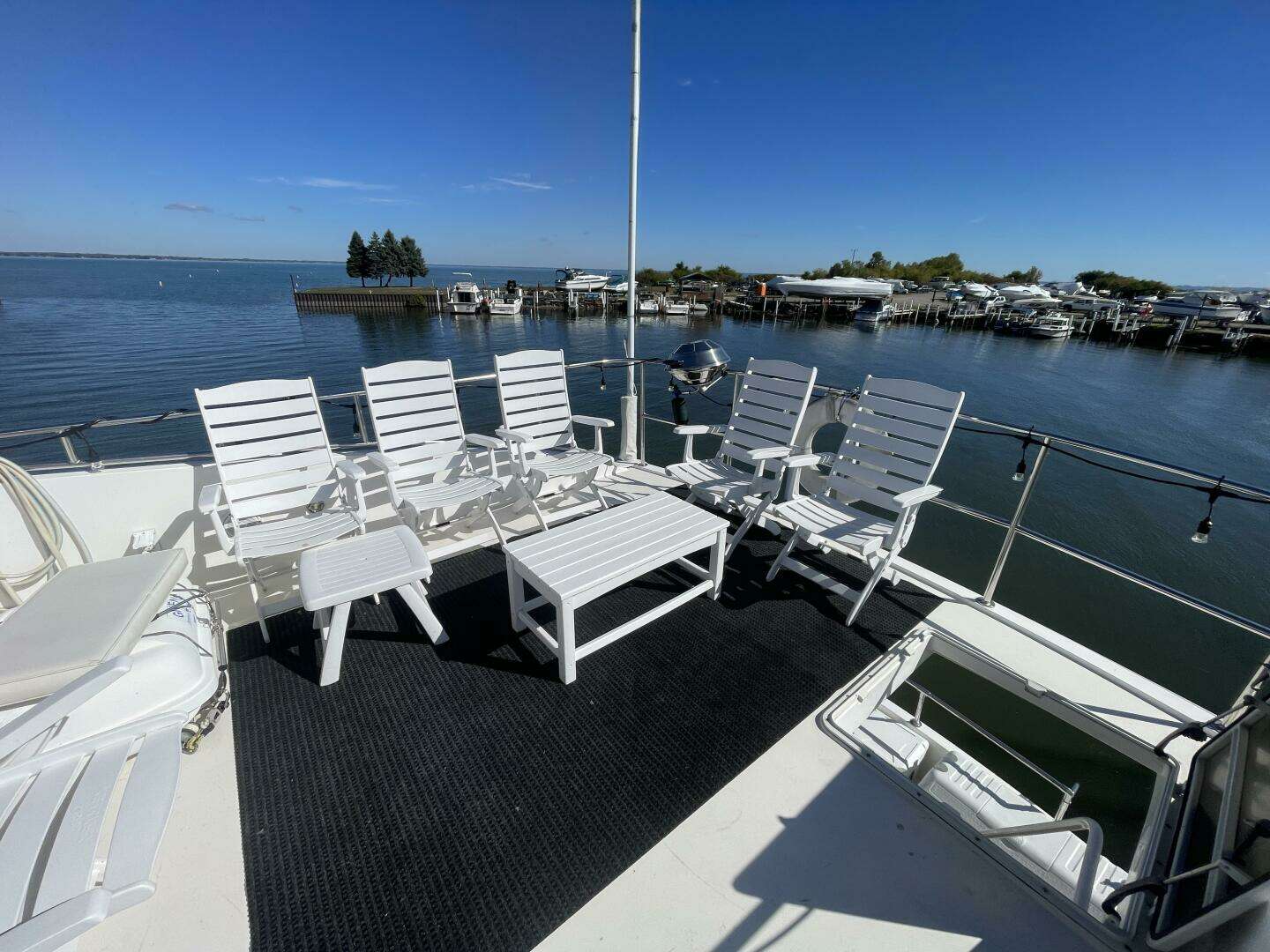 1993 Viking 50 Motor Yacht - Image 28