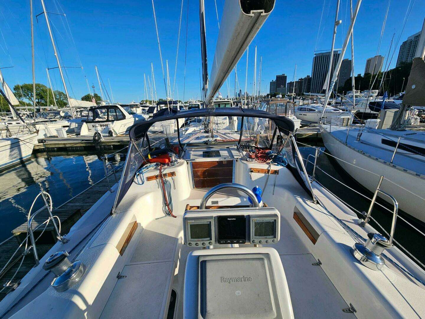 2001 Catalina 380 - Image 4