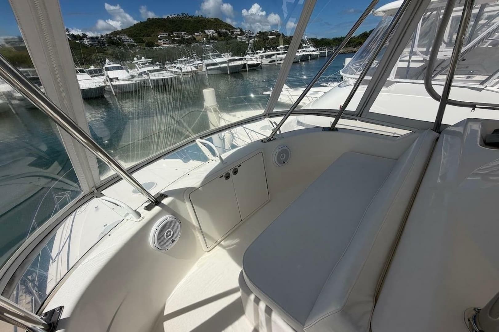 2005 Riviera 37 Flybridge - Image 23