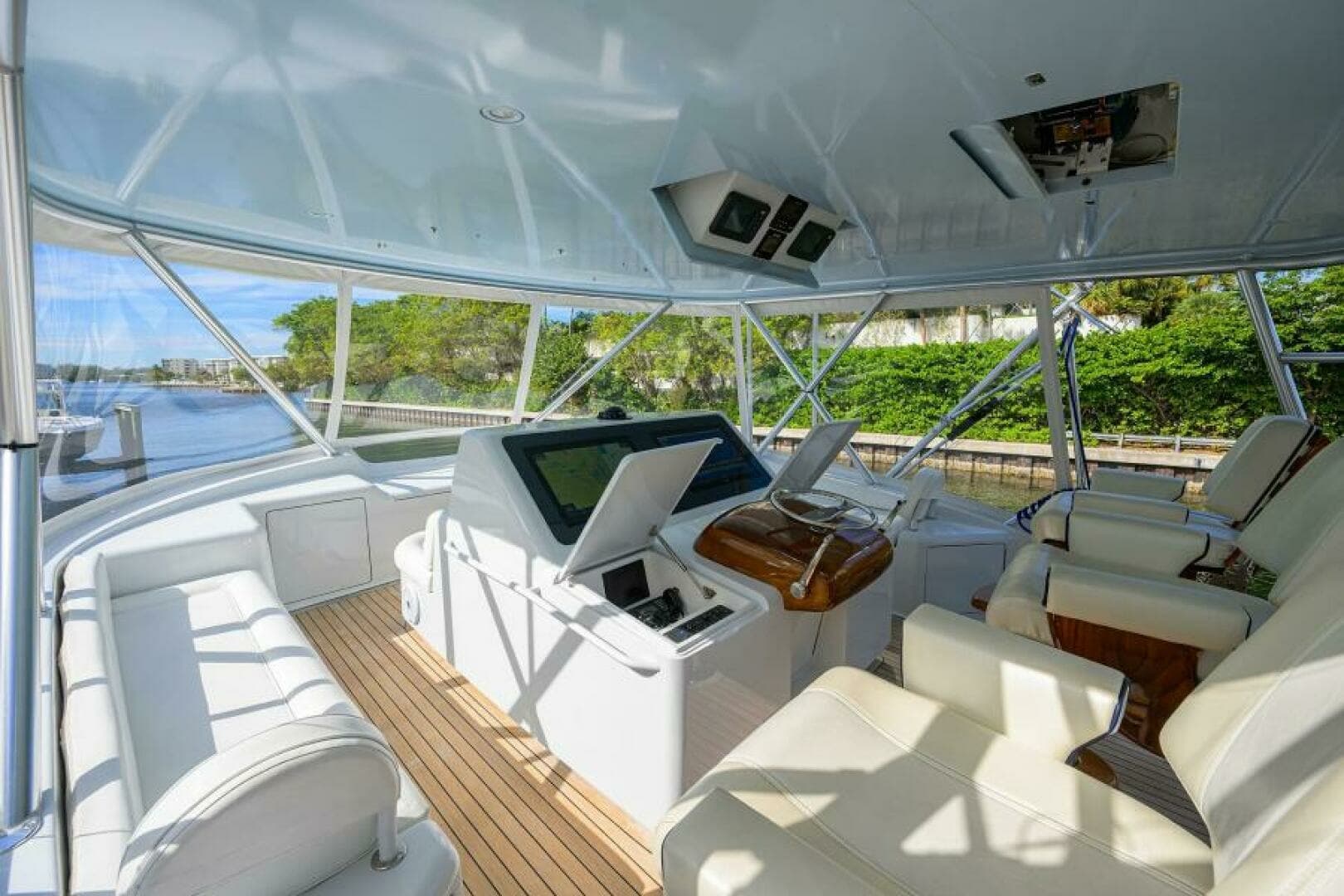 2008 Viking 60 Convertible - Image 22