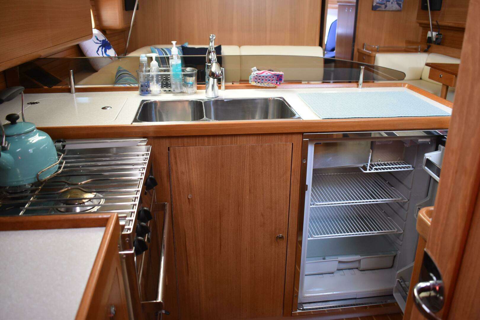 2016 Catalina 445 - Image 19