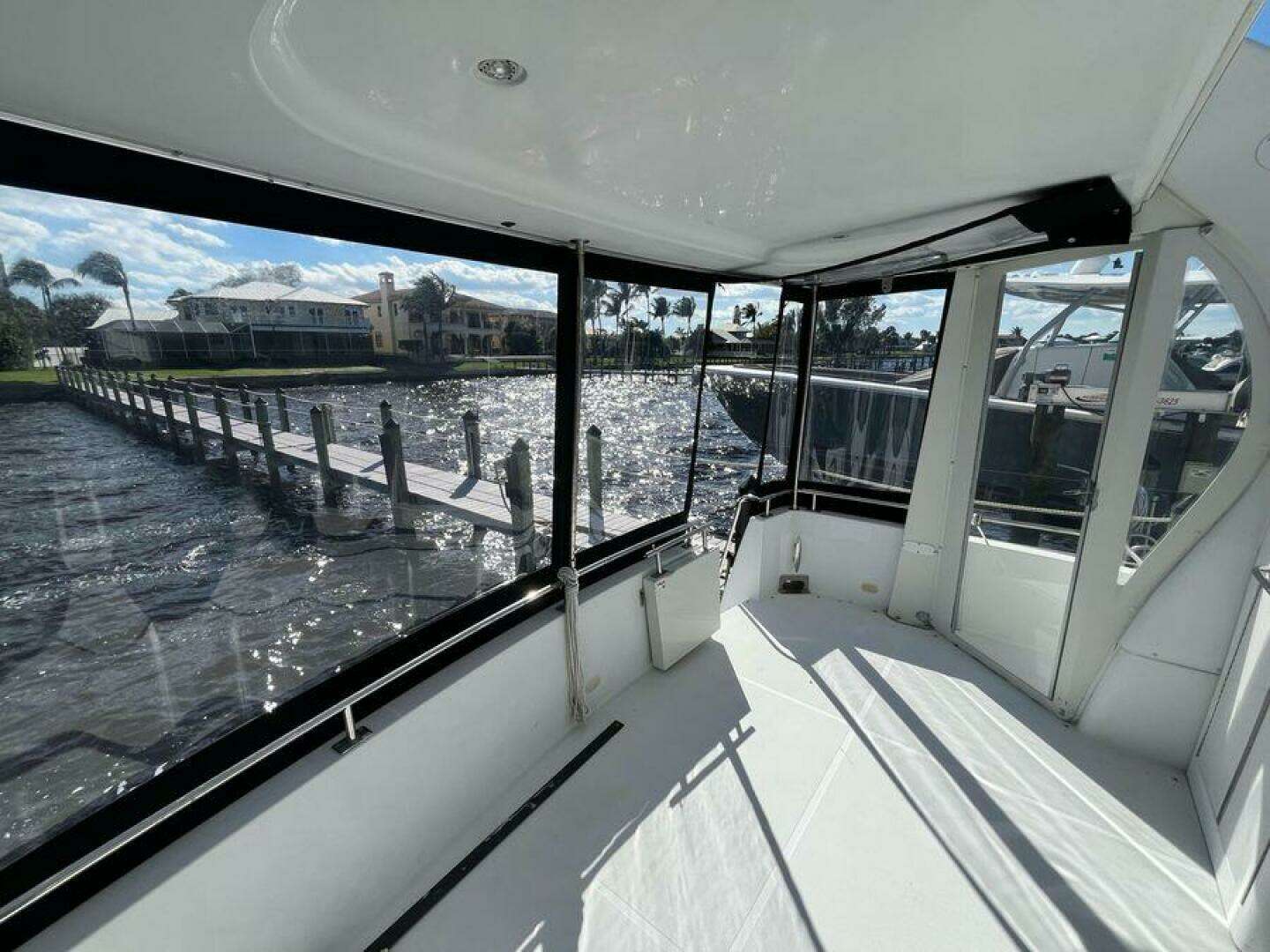 2000 Carver 396 Motor Yacht - Image 12