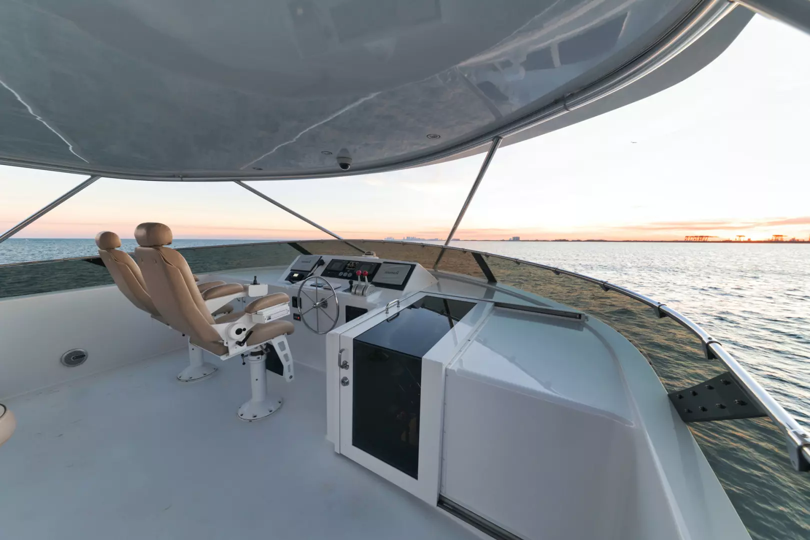 2002 Hatteras CPMY - Image 14