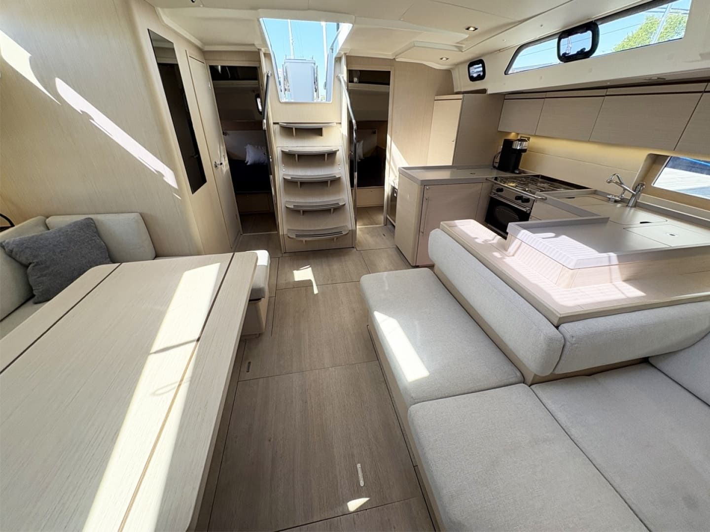 2020 Beneteau Oceanis 51.1 - Image 28