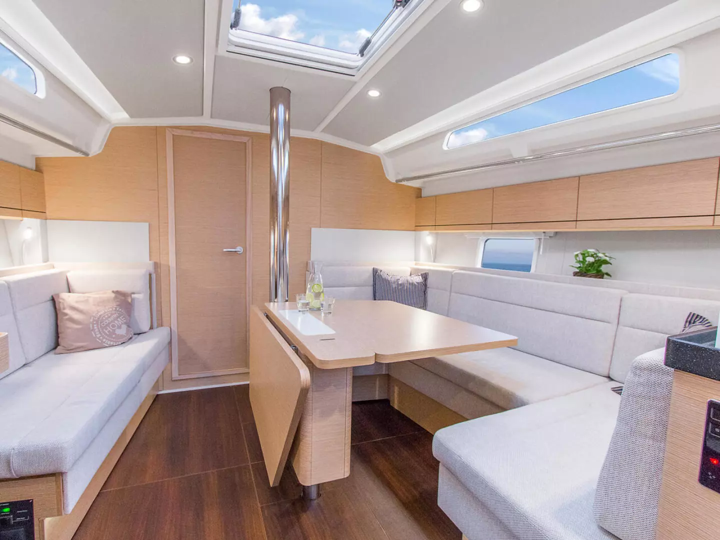 2025 Hanse 418 - Image 11