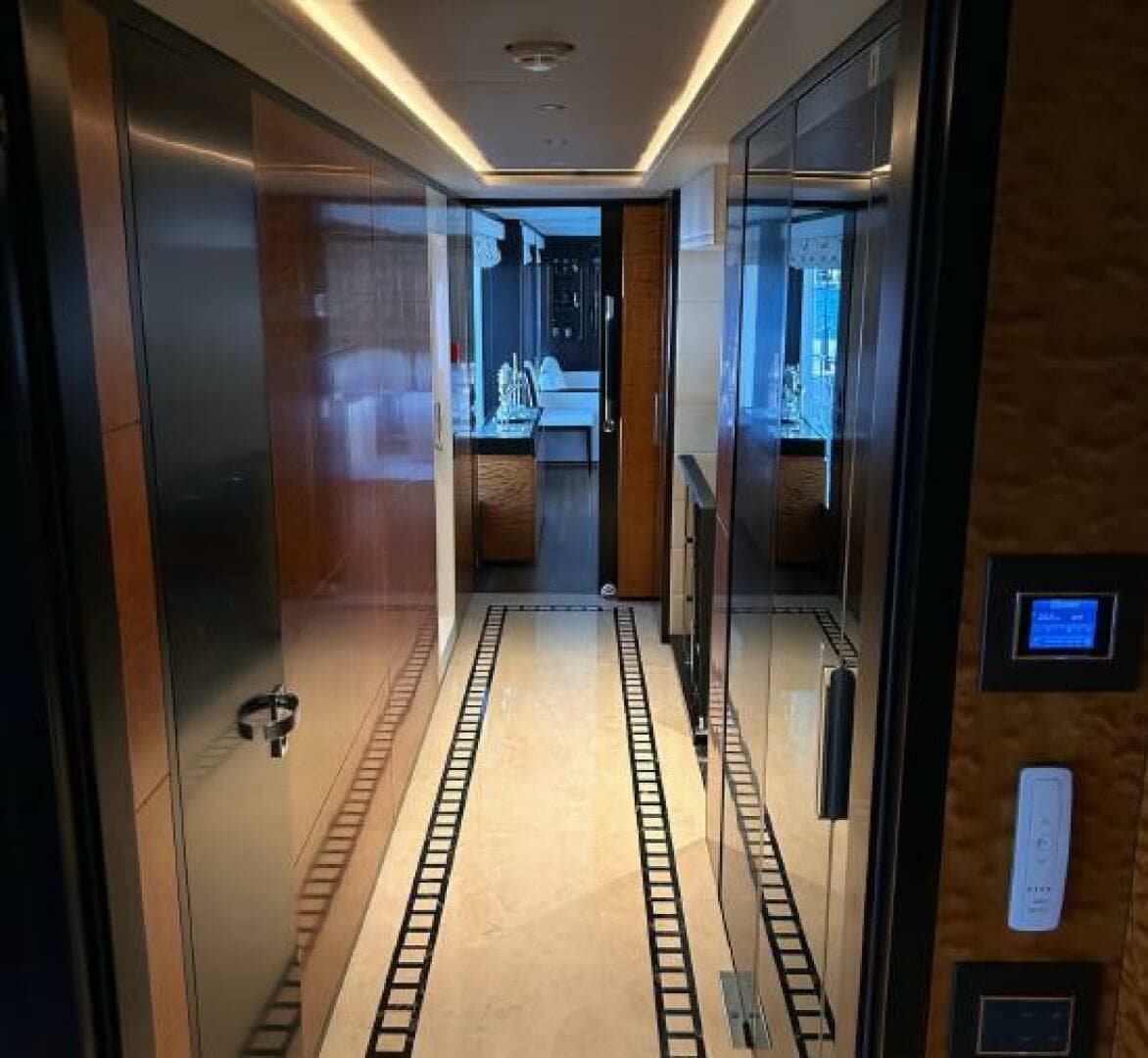 2019 Gulf Craft Majesty 100 - Image 14