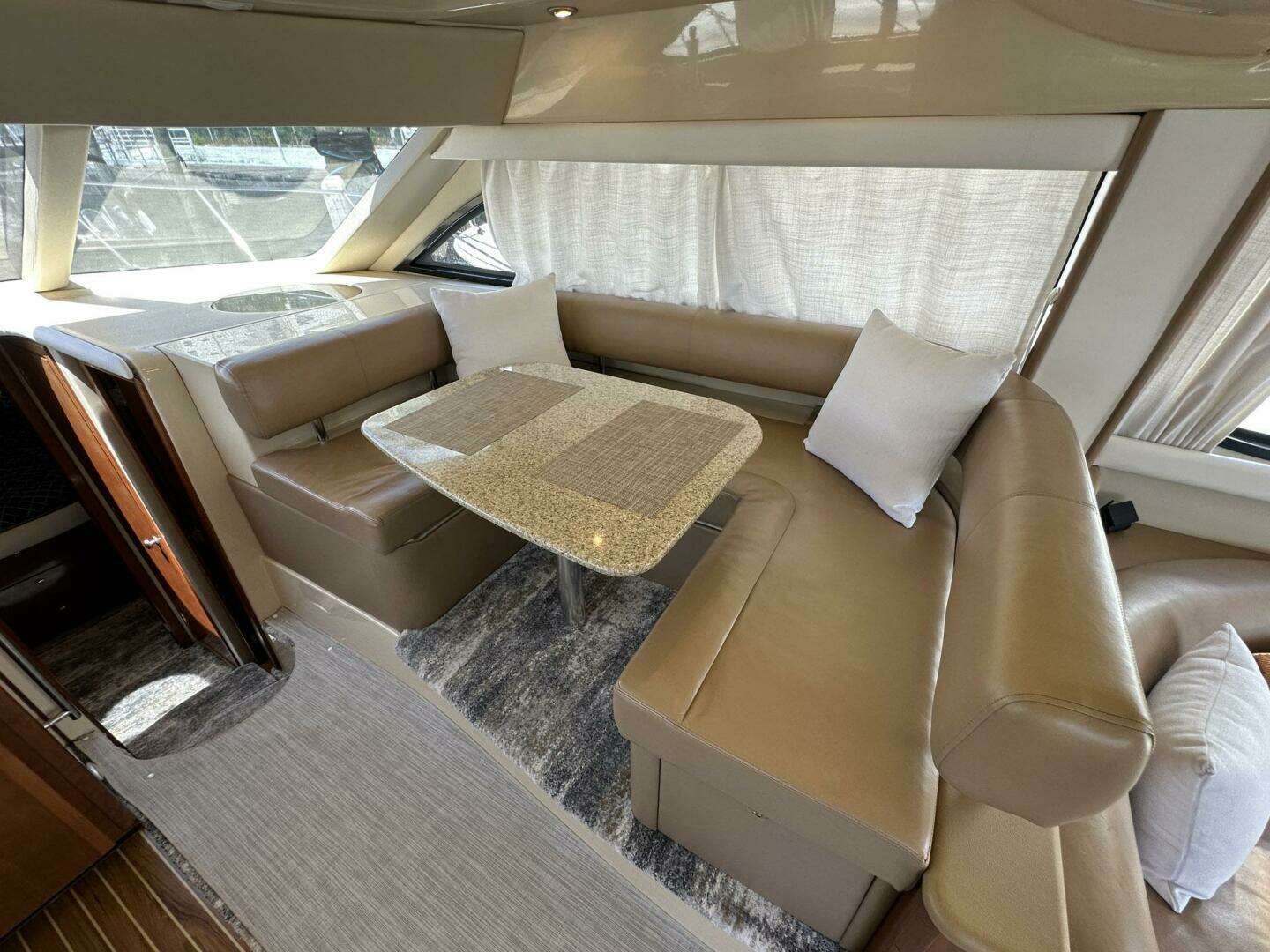 2007 Meridian 411 Sedan Bridge - Image 28