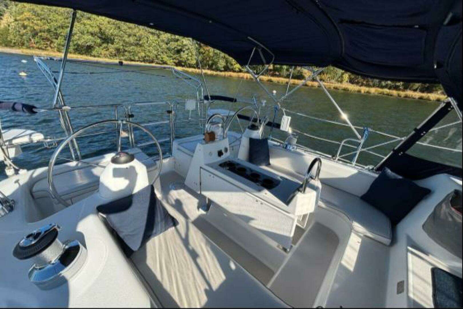2004 Catalina 400 - Image 2