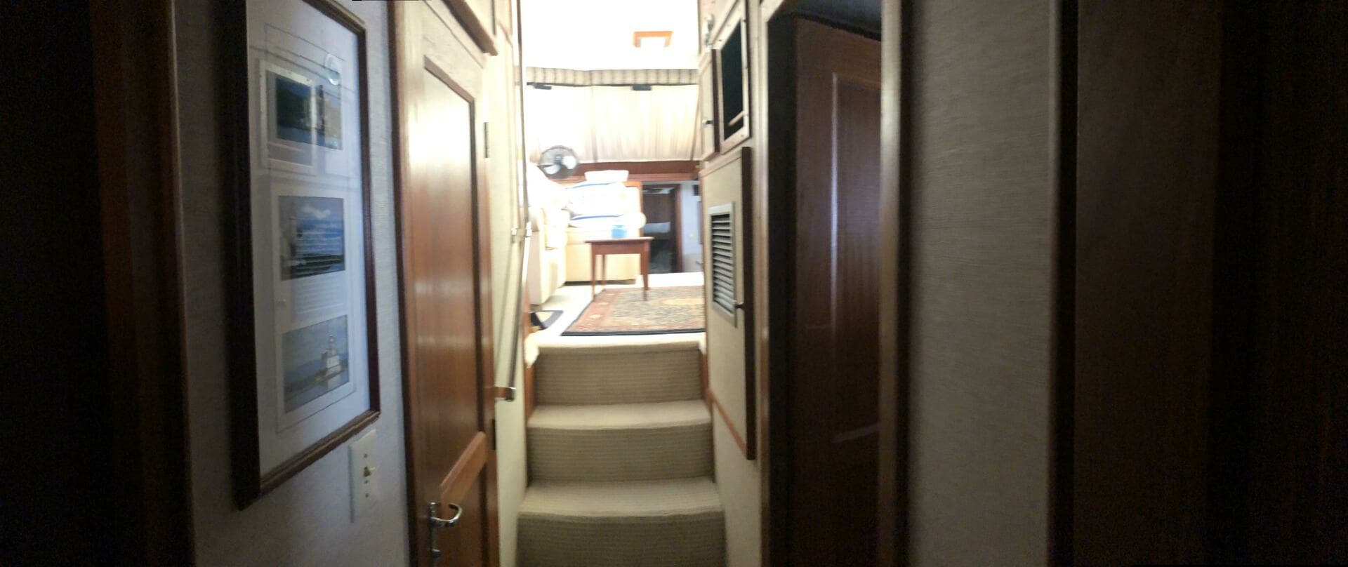 1981 Hatteras Motor Yacht - Image 8
