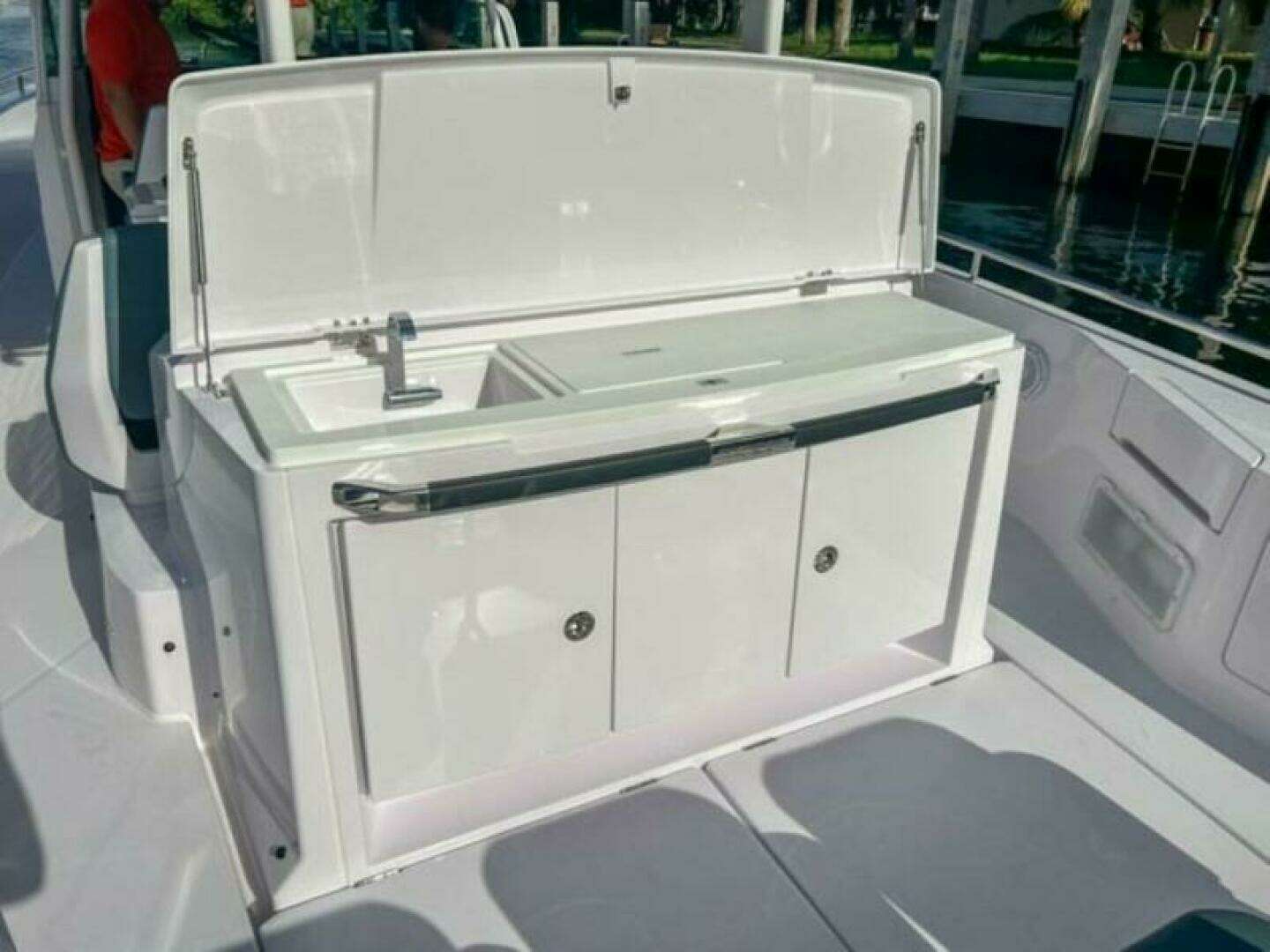2024 Axopar 37 Sun Top - Image 21